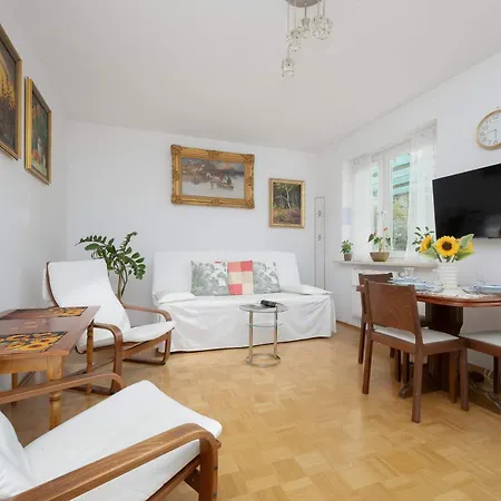 Bright Stylish With Parking & Balcony By Renters Warschau
