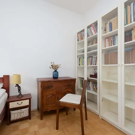 דירה Bright Stylish With Parking & Balcony By Renters