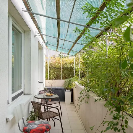 Bright Stylish With Parking & Balcony By Renters Varsóvia