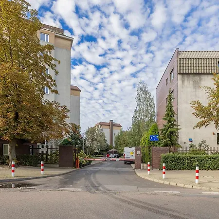 דירה Bright Stylish With Parking & Balcony By Renters *